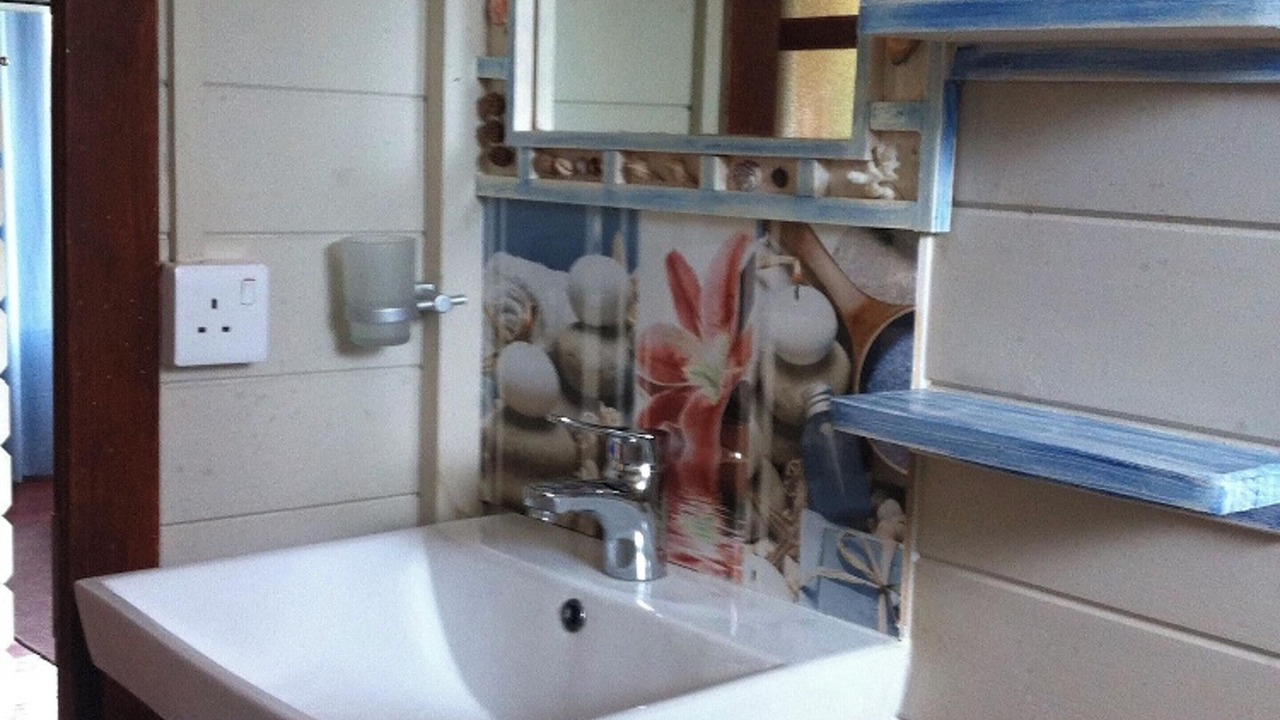 Photo of Bathroom in Albion
