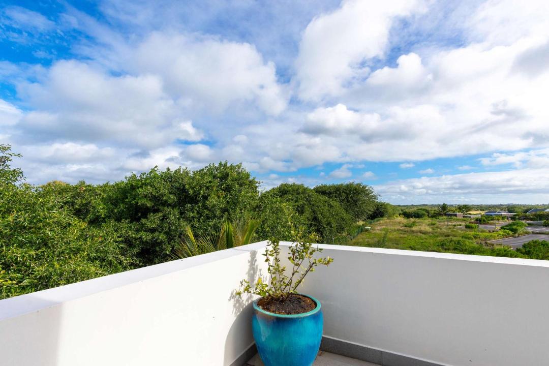 Photo of Patio Balcony in Calebasses
