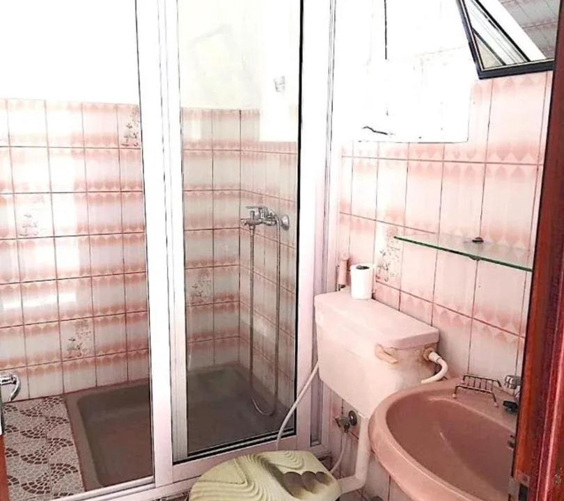 Photo of Bathroom in Calodyne