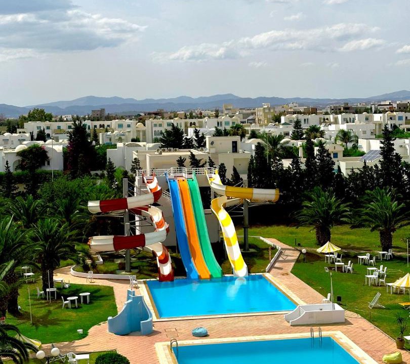 Photo of Others in Yasmine
