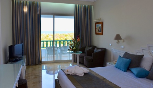 Single Room, Sea View