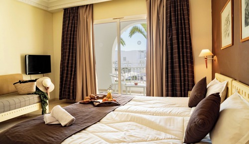 Single Room, Pool View