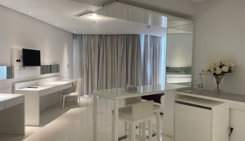 Family Room, 2 Bedrooms