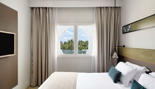 Suite, Garden View