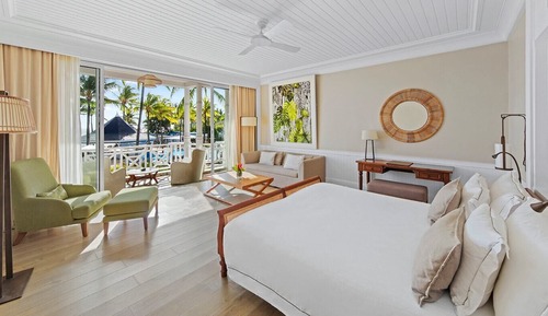 Deluxe Seaview Suite