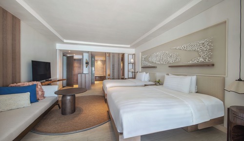 Hibiscus Beachfront Junior Suite Twin