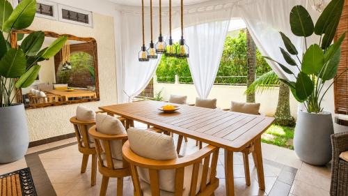 Villa with Garden View