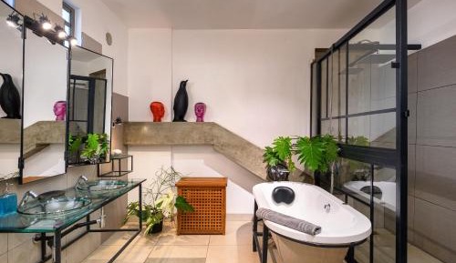 Quadruple Room with Private Bathroom