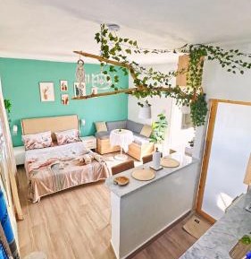 Studio Apartment with One Double Bed