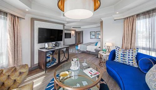 Deluxe Suite
