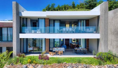 Three-Bedroom Apartment with Sea View