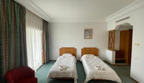 Family Suite (2 Adults + 2 Children 2-11 years old)