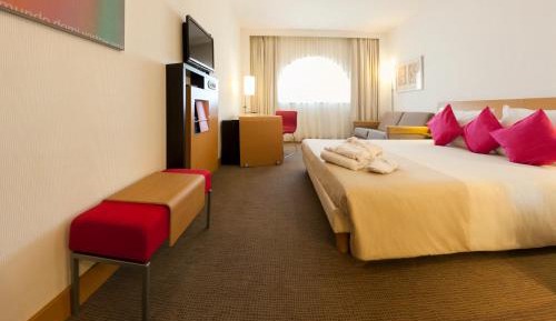 Superior Double Room and Sofa