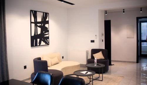 Two-Bedroom Deluxe Apartment with Balcony