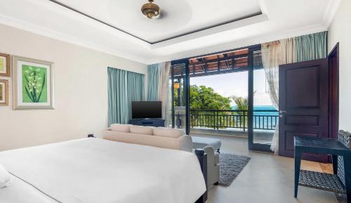 Beachfront Suite