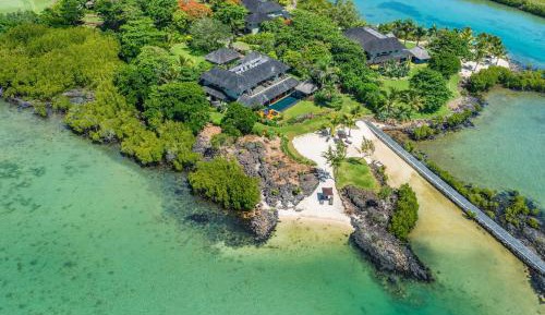 Five Bedroom Oceanfront Residence with Pool