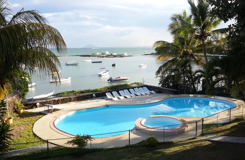 Grand Gaube Villa | Beachfront Bungalow With Pool - by Feelluxuryholidays