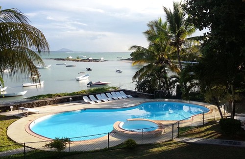 Grand Gaube Villa | Beachfront Bungalow With Pool - by Feelluxuryholidays