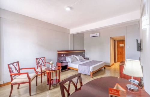 Quatre Bornes Hotel | Gold Crest Hotel