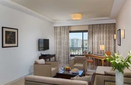 Les Berges Du Lac II Hotel | Corail Suites Hotel
