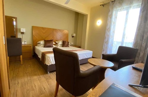 Grand-Baie Hotel | The Monalysa Suites & Residence