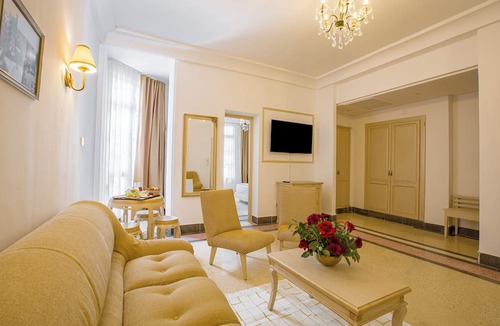 Bab Bhar Hotel | Majestic Hotel