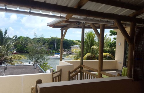 Grand River South East House | Riverside Holiday Home