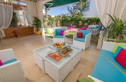 Hammamet House | Have breakfast by the pool every day