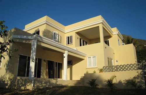 La Mivoie Villa | Black River Villa Turquoise 3bdr, sea View