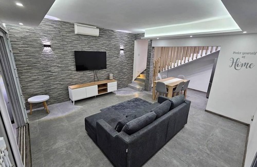 La Preneuse Villa | Rooftop Garden Jacuzzi Luxury Villa