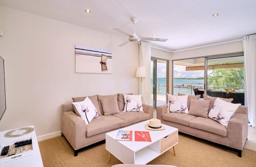 Pointe aux Biches Apartment | Bon Azur Beachfront Suites & Penthouses with LOV