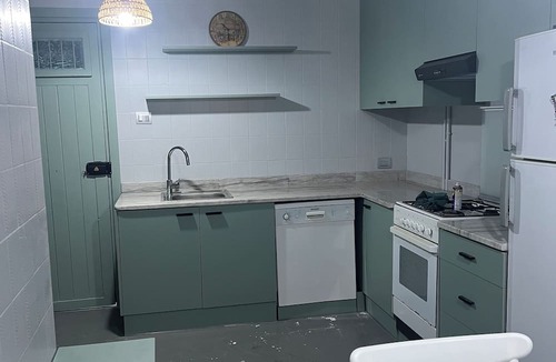 Ras Ettabia House | romana House: quiet location 10 min from airport snd 30 min drive to beaches!