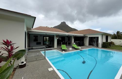 La Mivoie Villa | Luxury Villa with Private Pool 4 Bedrooms