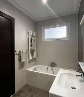 Les Berges Du Lac II Apartment | Lac 2 Premium Large Apartment