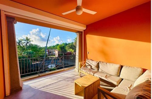 Port Chambly Villa | Scenic Riverfront 2 Bedroom Villa in Port Chambly