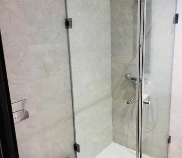 El Aouina Apartment | Modern Oasis near Airport & Lac 2 - Wahat Aouina