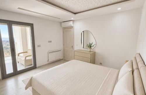 Les Jardins d'El Menzah 1 Apartment | Luxury 2BR Apartment Private Jacuzzi 10mins From Airport