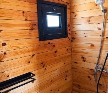 Menzel Abderrahmane Ski Chalet | MiNi chalet en bois