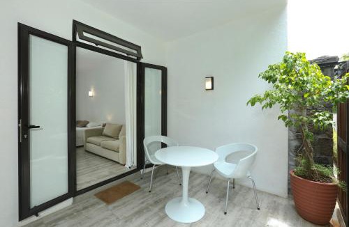 Moka Apartment | Charming studio in Moka 40 m² with mountain view terrace