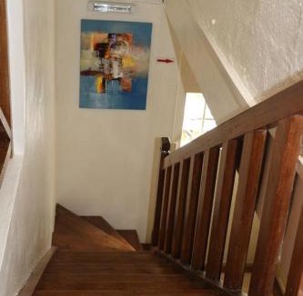 Blue Bay House | Cosy House in Blue Bay with Private Parking and Terrace
