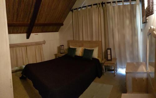 Blue Bay House | Cosy House in Blue Bay with Private Parking and Terrace