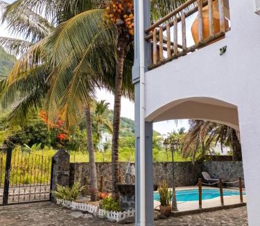 La Gaulette Villa | Welcoming villa with sea, mountain, and garden views