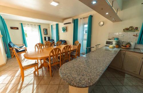 Flic-en-Flac Villa | Spacious Villa with Pool, 5 Min to Beach - LB1