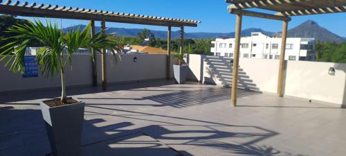 Wolmar Apartment | Flic en Flac Cozy modern Apartment with AC & Pool