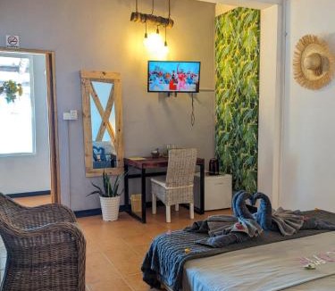 Port Mathurin Hotel | Bon Vivant Front de Mer - Ile Rodrigues