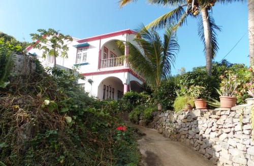 Coromandel House | La Villa Allamanda