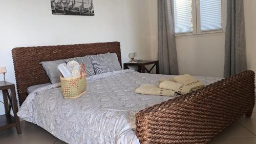 La Gaulette Apartment | Blue Heaven Villa with Garden, Salt pool & Jacuzzi Welcomes All