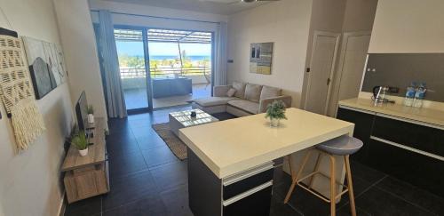 La Preneuse Apartment | Endless Summer Apartments-Tourism Permit Certified