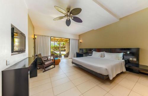 Quatre Cocos Hotel | Crystals Beach Resort Belle Mare, a member of Radisson Individuals