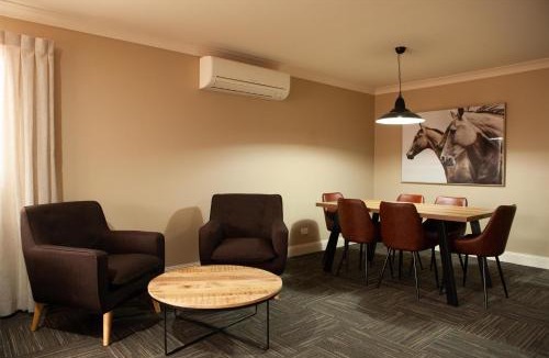 Nowra Hotel | Nightcap at Archer Hotel